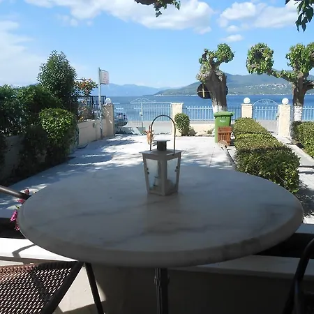 Mamanis Apartment