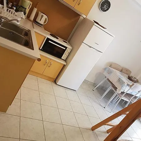 Mamanis Apartment *