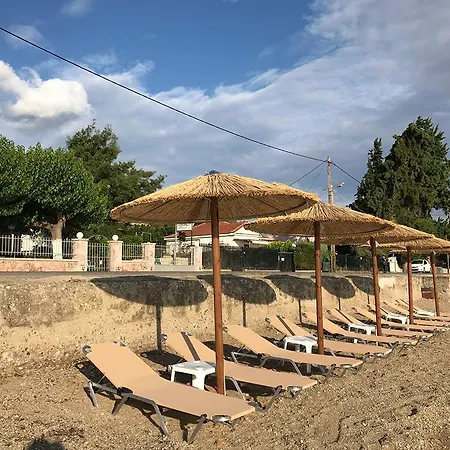 Mamanis Λουτρά Αιδηψού
